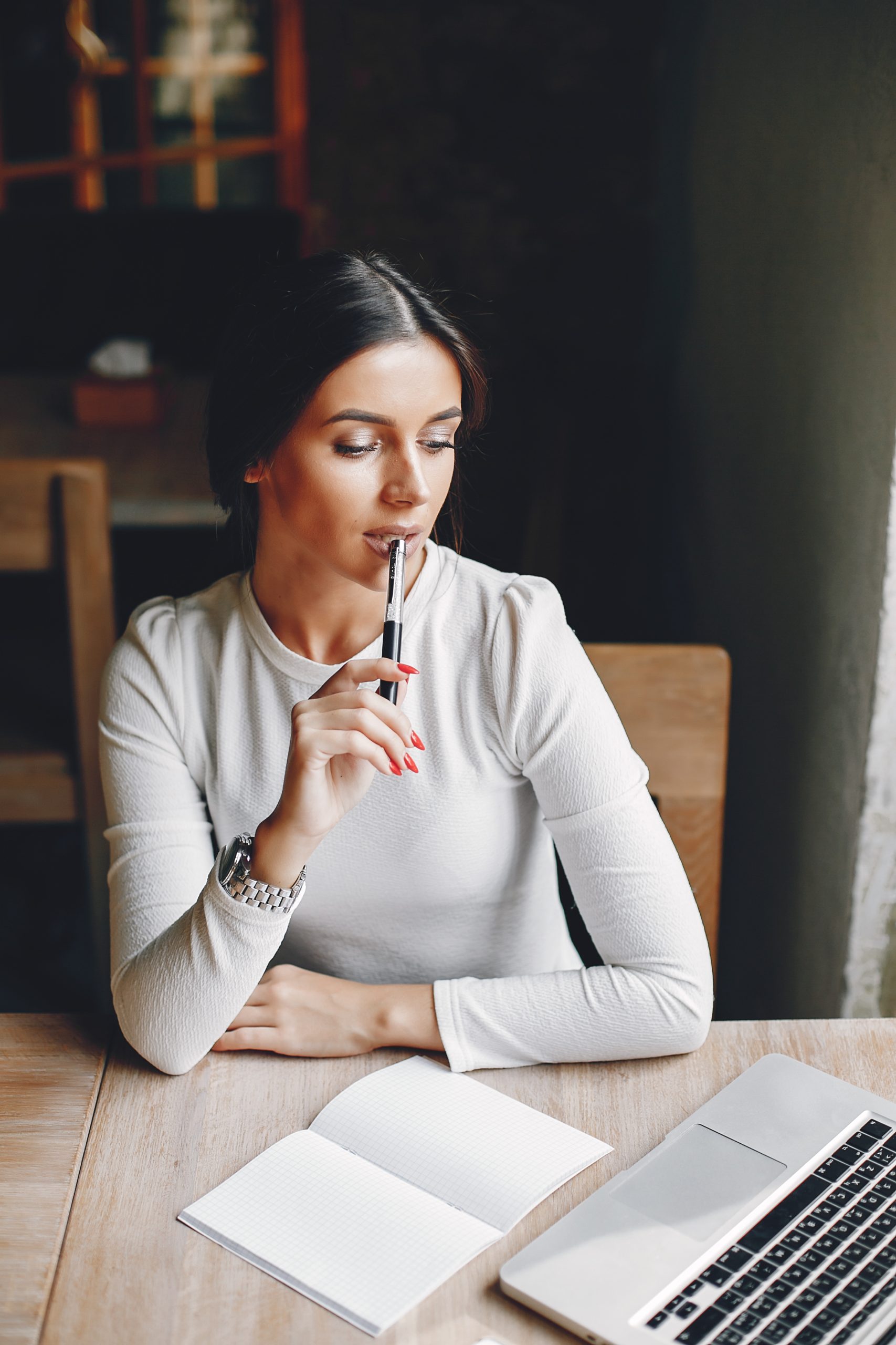 elegant businesswoman in a summer city